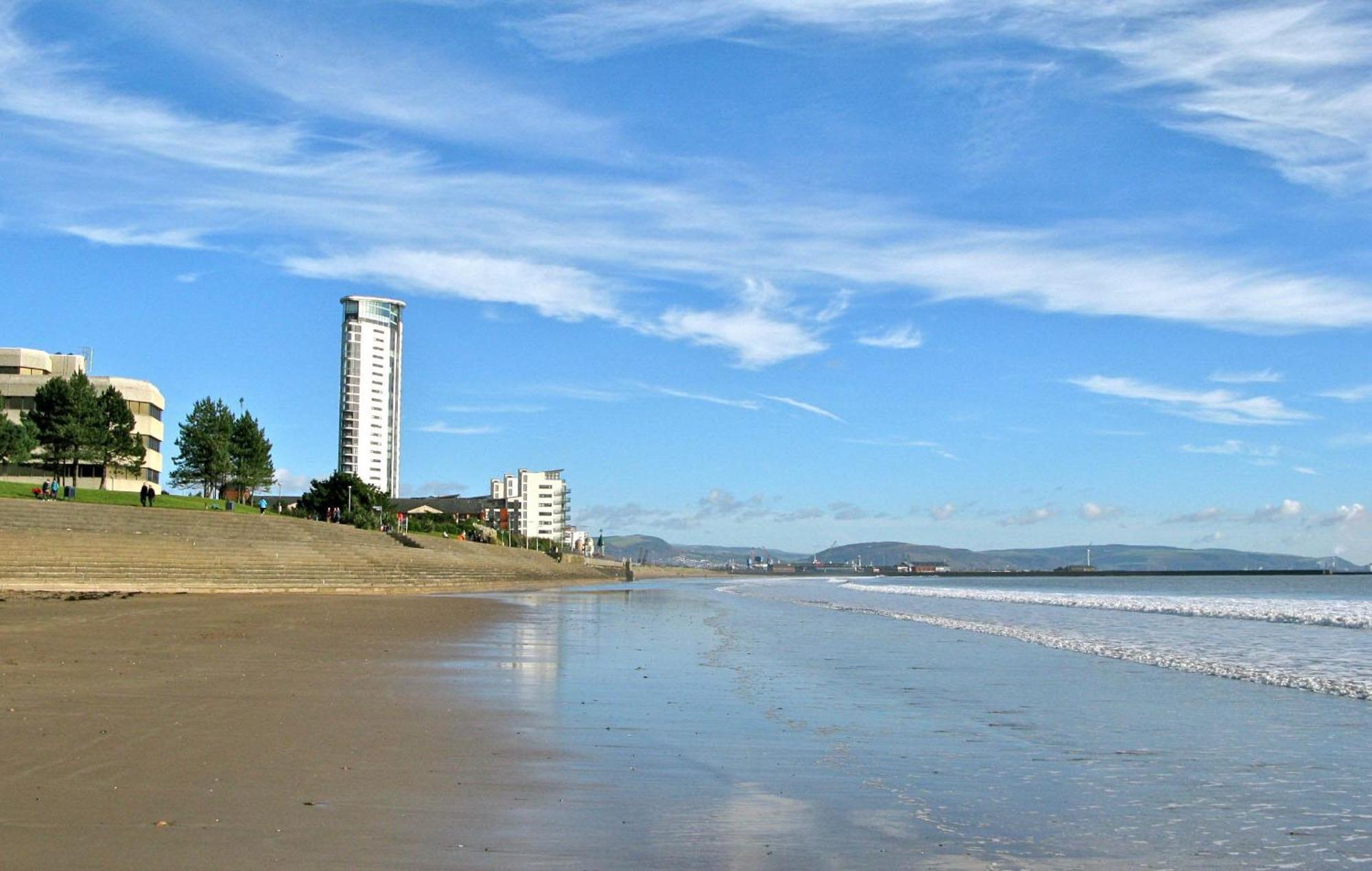 Water Front Apt Walk To The Beach & City Centre Swansea Exterior foto